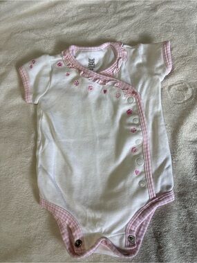 Y2K newborn White and Pink Baby One-Piece Bodysuit flower embroidery